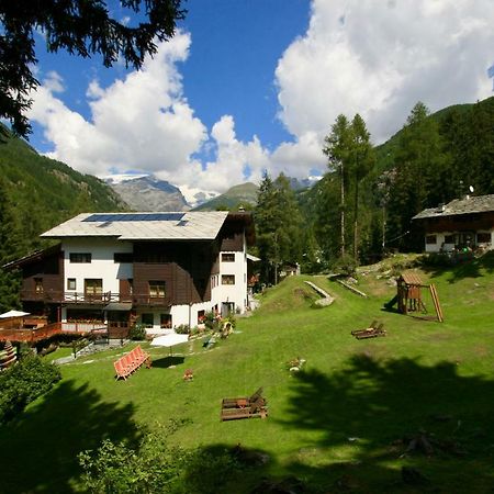 Albergo Villa Anna Maria Champoluc Kültér fotó