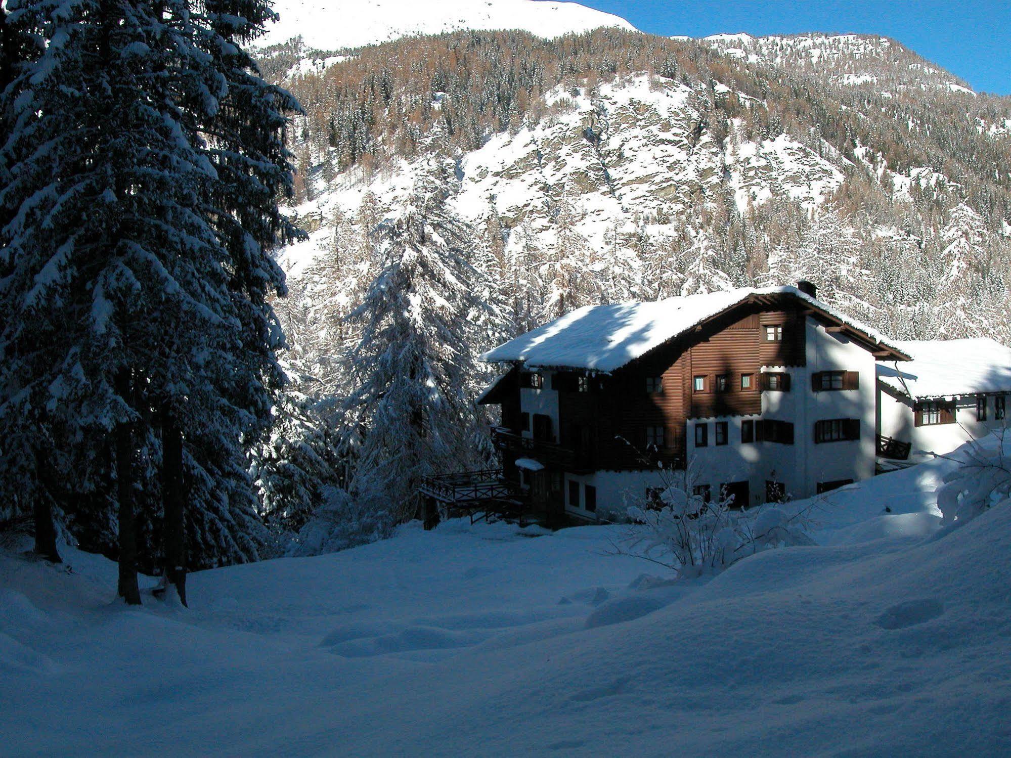 Albergo Villa Anna Maria Champoluc Kültér fotó